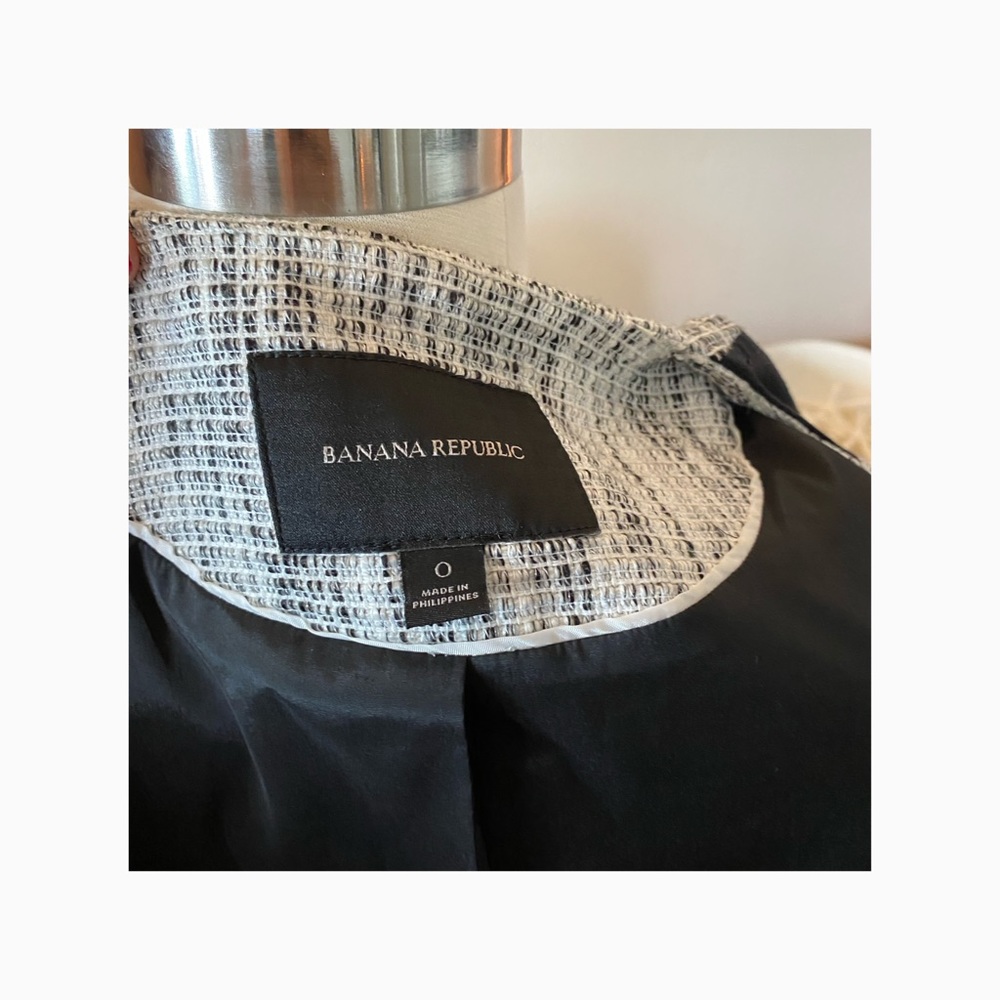B A N A N A  R E P U B L I C :: Collarless Jacket - Picture 7 of 7